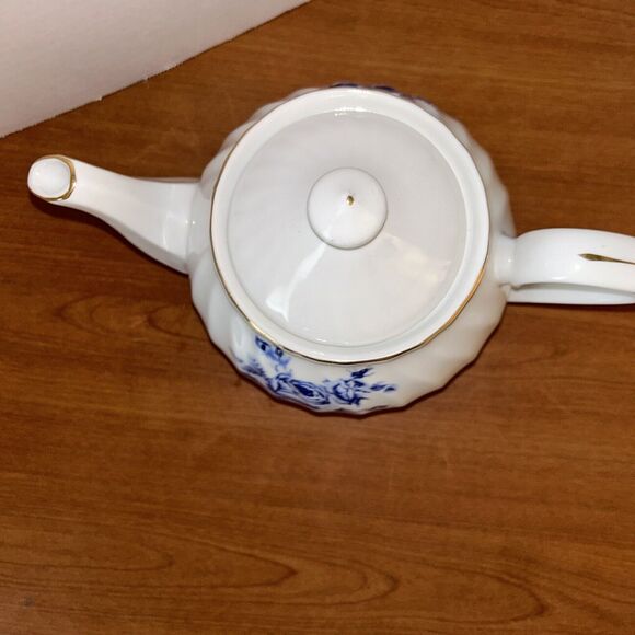 Truly Tasteful ~ Fine China ~ "ROMANTIC BLUE ROSES" ~ Teapot - Picture 5 of 8